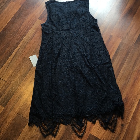 Sharagano Sleeveless Lace Scallop Hem Dress - Picture 7 of 10